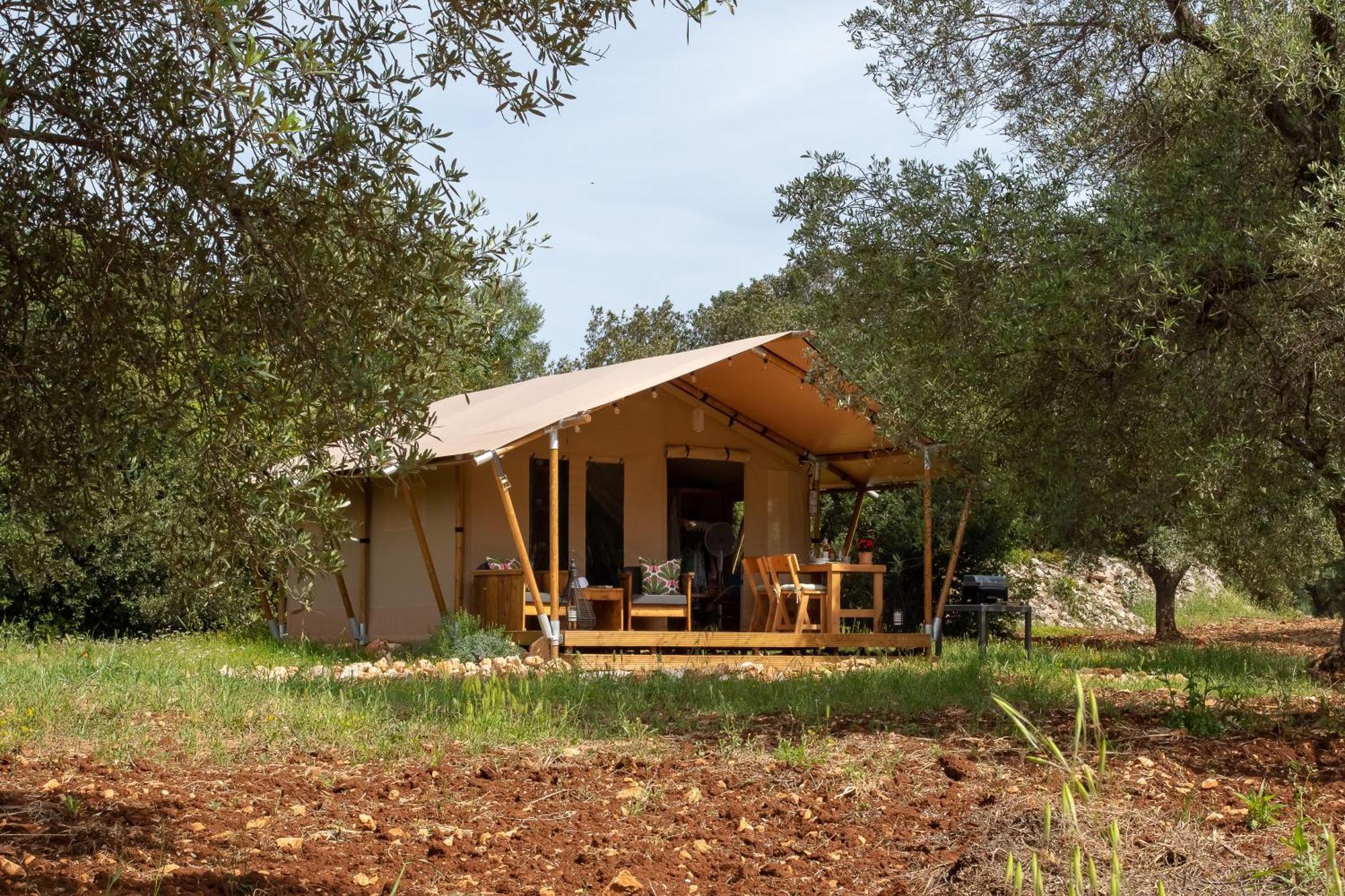 Domus Olea Glamping Hotel Ceglie Messapica Exterior photo